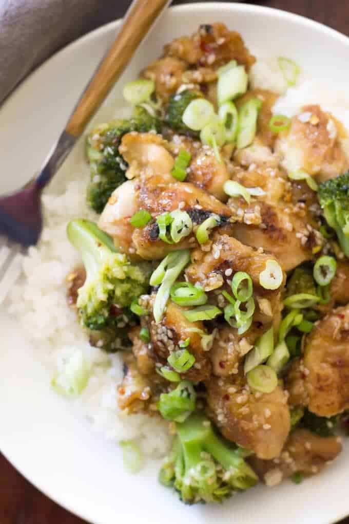Paleo Sesame Chicken - Ready in under 30 minutes this Chinese classic will satisfy any take-out craving! | wickedspatula.com 